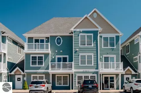 100 Hope St #11, Traverse City, MI 49686