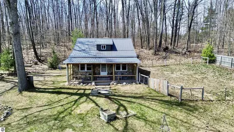 12390 Nickerson Valley Rd, Atlanta, MI 49709
