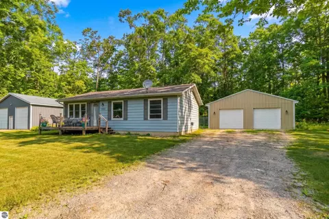 7690 Arrowroot, Gaylord, MI 49735