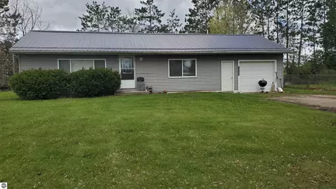 1960 S Winn Rd, Mount Pleasant, MI 48858