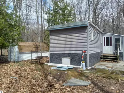 Exterior - 4273 W Taral Terrace Dr, Au Gres, MI 48703 photo 2 of 4