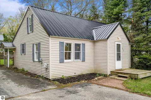 113 Fenton St, Kingsley, MI 49649