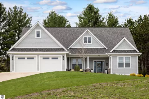 176 Vineyard Ridge Dr, Traverse City, MI 49686