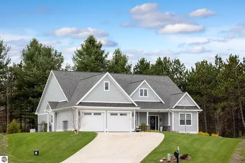176 Vineyard Ridge Dr, Traverse City, MI 49686
