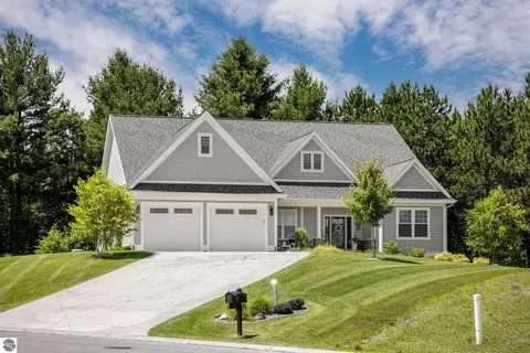176 Vineyard Ridge Dr, Traverse City, MI 49686