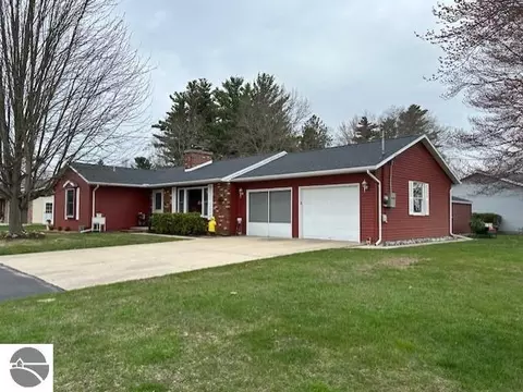 515 Huron St, East Tawas, MI 48730