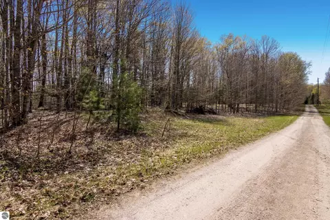 02 Woodland Trl, Traverse City, MI 49684