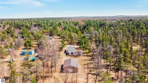9840 S Parrott Cir SE, Fife Lake, MI 49633