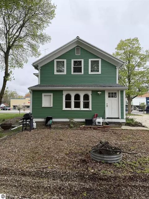 Exterior - 323 W Wright Ave, Shepherd, MI 48883 photo 3 of 6