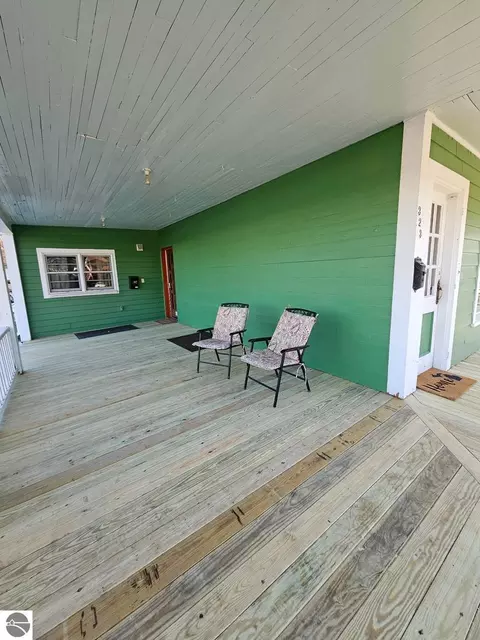 Exterior - 323 W Wright Ave, Shepherd, MI 48883 photo 2 of 6