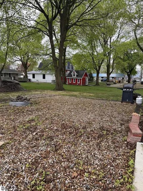 Exterior - 323 W Wright Ave, Shepherd, MI 48883 photo 5 of 6