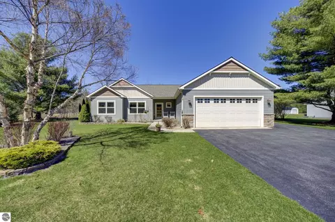 10346 Fishers Run, Traverse City, MI 49685
