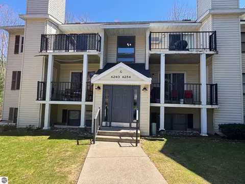 4250 Mitchell Creek Dr #G6, Traverse City, MI 49686