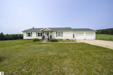 7684 Honey Hollow Rd, Bellaire, MI 49615