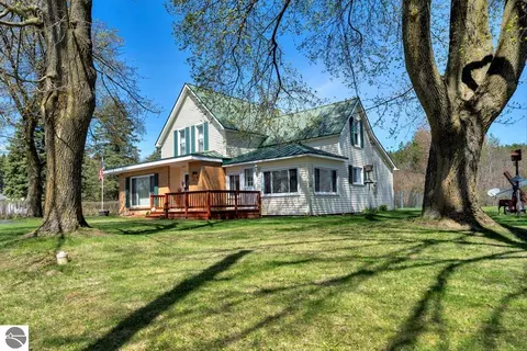 304 W Main, Hale, MI 48739