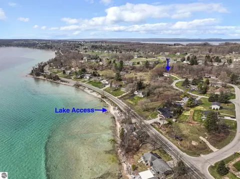 1163 Londolyn Ter, Traverse City, MI 49686