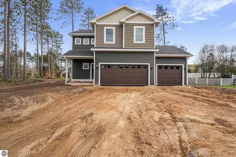 1326 Killdeer Ln, Kingsley, MI 49649