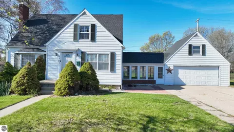 1207 North Dr, Mount Pleasant, MI 48858