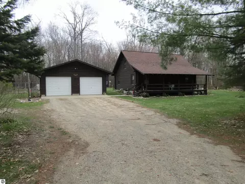 456 E Baroda Dr, West Branch, MI 48661