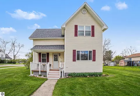 232 S Gwinner St, Ithaca, MI 48847