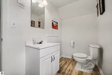 Bath - 232 S Gwinner St, Ithaca, MI 48847 photo 1 of 3