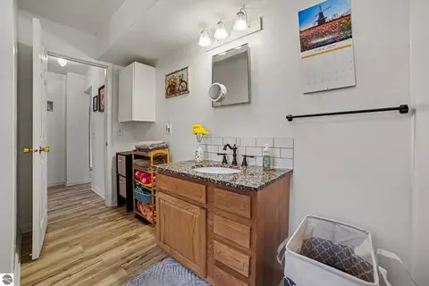 Bath - 232 S Gwinner St, Ithaca, MI 48847 photo 3 of 3
