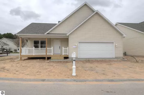 2793 Garnet Ct, Traverse City, MI 49684