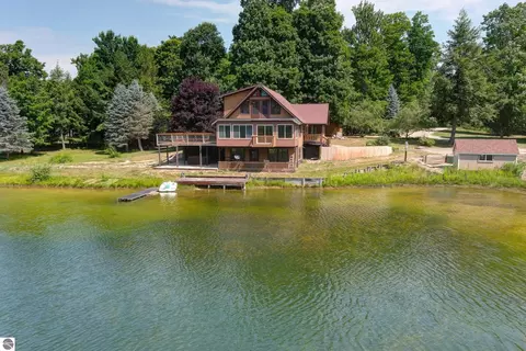 22559 Conrad Rd, Copemish, MI 49625