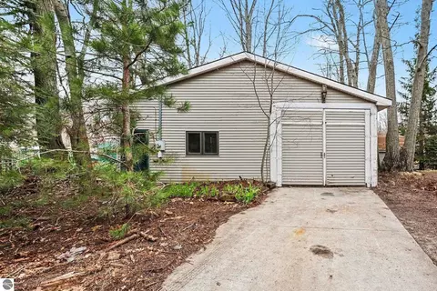 Exterior - 3044 S Point Augres Rd, Au Gres, MI 48703 photo 10 of 10