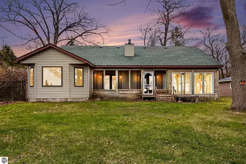Exterior - 3044 S Point Augres Rd, Au Gres, MI 48703 photo 4 of 10