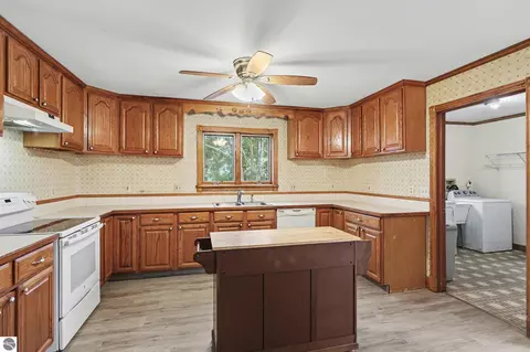 Kitchen - 3044 S Point Augres Rd, Au Gres, MI 48703 photo 2 of 4