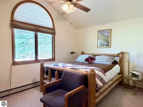 Bedroom - 108 Carpenter Blvd, Roscommon, MI 48653 photo 2 of 3