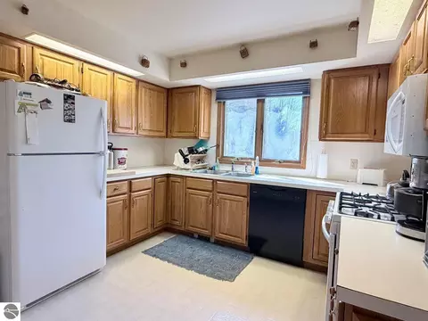 Kitchen - 108 Carpenter Blvd, Roscommon, MI 48653 photo 2 of 2