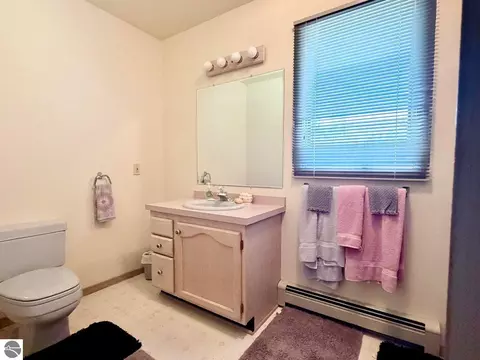 Bath - 108 Carpenter Blvd, Roscommon, MI 48653 photo 1 of 3