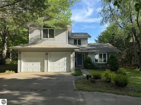 108 Carpenter Blvd, Roscommon, MI 48653