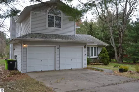 108 Carpenter Blvd, Roscommon, MI 48653
