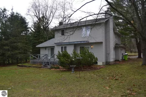 Exterior - 108 Carpenter Blvd, Roscommon, MI 48653 photo 2 of 2