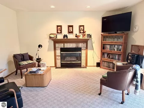 Living - 108 Carpenter Blvd, Roscommon, MI 48653 photo 4 of 4
