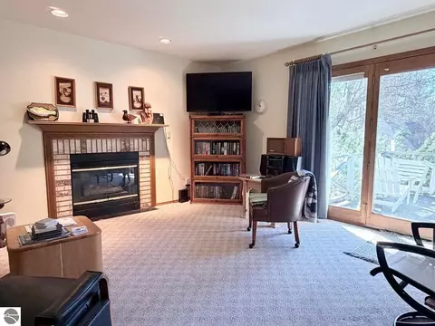 Living - 108 Carpenter Blvd, Roscommon, MI 48653 photo 3 of 4