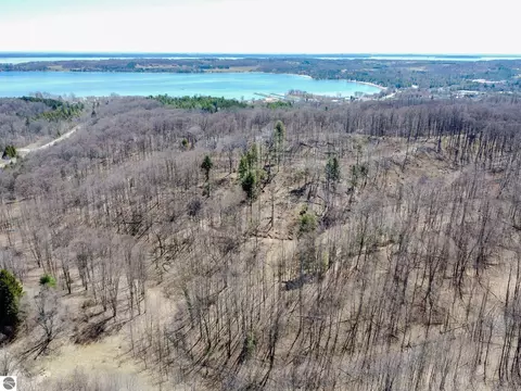 0 E Smiseth Rd, Suttons Bay, MI 49682