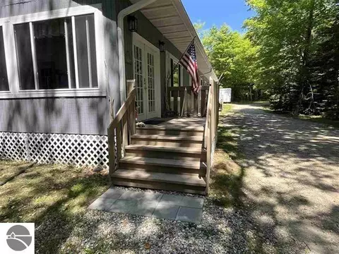 27646 White Cedar Dr, Beaver Island, MI 49782