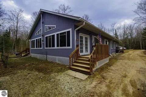 27646 White Cedar Dr, Beaver Island, MI 49782