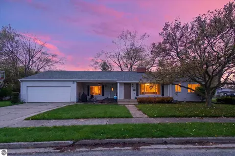 535 Yale Ave, Alma, MI 48801