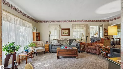 Living - 2298 W Hayes Rd, Ithaca, MI 48847 photo 2 of 5