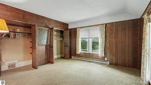 Bedroom - 2298 W Hayes Rd, Ithaca, MI 48847 photo 2 of 12