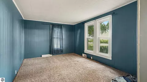 Bedroom - 2298 W Hayes Rd, Ithaca, MI 48847 photo 8 of 12