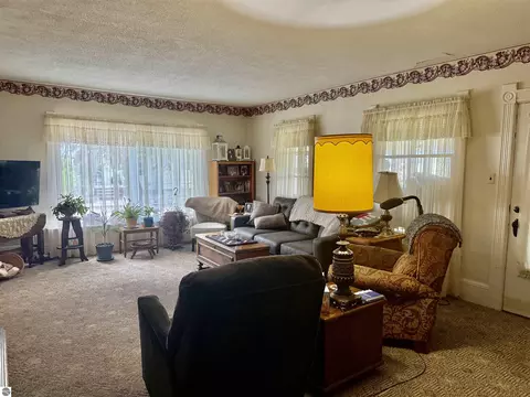 Living - 2298 W Hayes Rd, Ithaca, MI 48847 photo 3 of 3