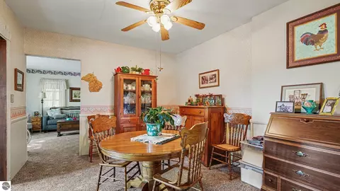 Dining - 2298 W Hayes Rd, Ithaca, MI 48847 photo 1 of 2