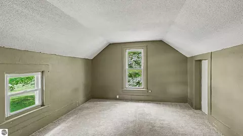 Bedroom - 2298 W Hayes Rd, Ithaca, MI 48847 photo 10 of 12
