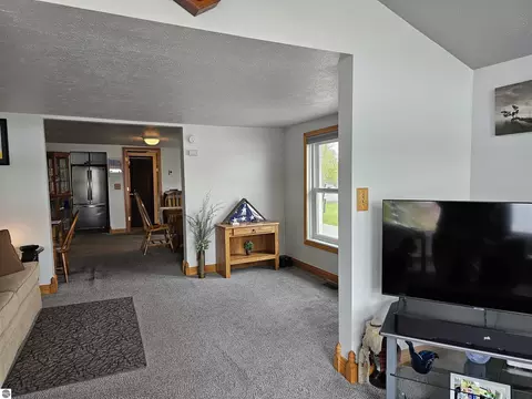 Living - 411 Yoder Ln, Vestaburg, MI 48891 photo 3 of 4